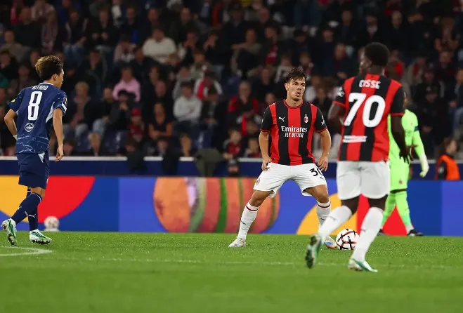 AC Milan menang 0 4 atas Salzburg berkat hattrick Alphadjo Cisse di Europa League 2026 2027 (Photo : ACMilan Official)