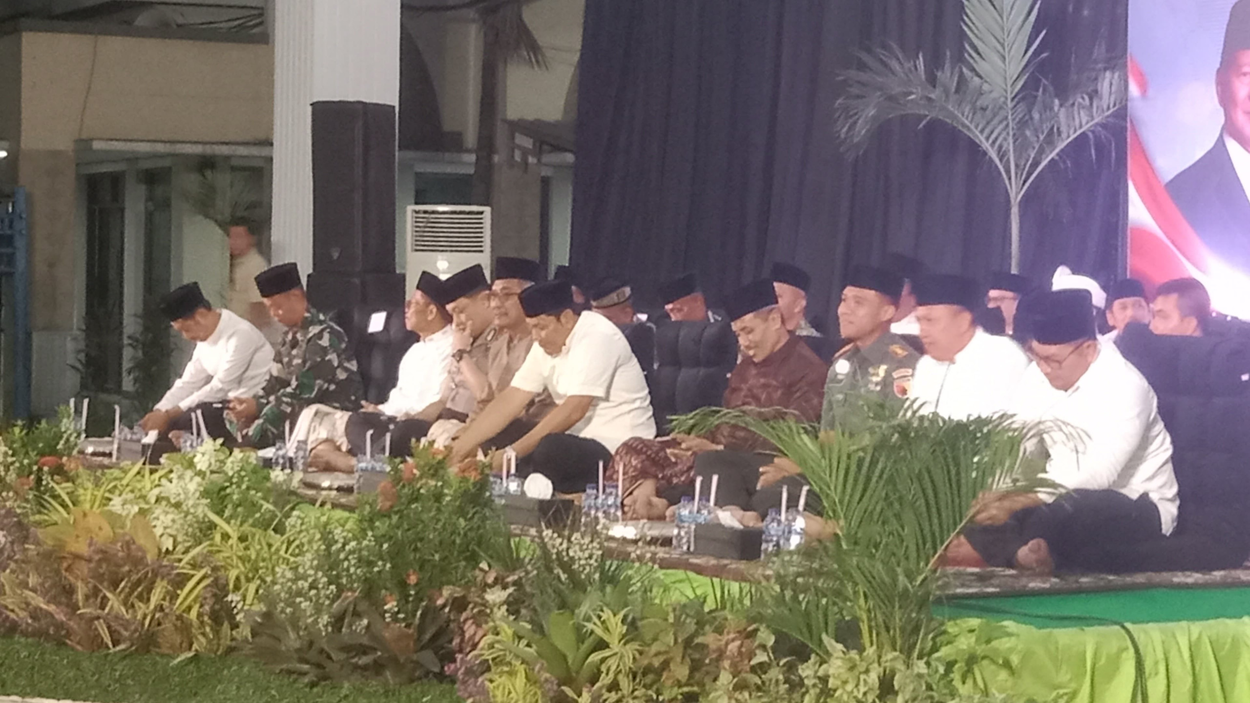 Bupati Sidoarjo Subandi bersama Forkopimda dan jajaran OPD mengikuti doa kebangsaan Sidoarjo Prabowo di Pendopo Delta Wibawa, refleksi dua tahun pemerintahan Prabowo-Gibran.