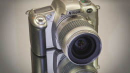 Kamera film 35mm Nikon F55.