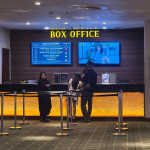 Suasana box office Cinema XXI Royal Plaza Surabaya