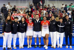 Kontingen padel Indonesia berpose bersama
