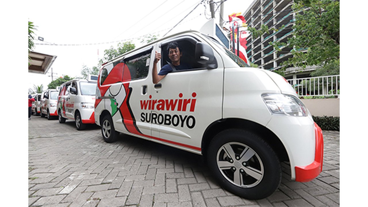 Armada WiraWiri Suroboyo terparkir berderet.